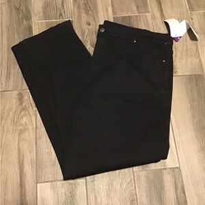 NWT! Straight Leg Women's Jeans in Black